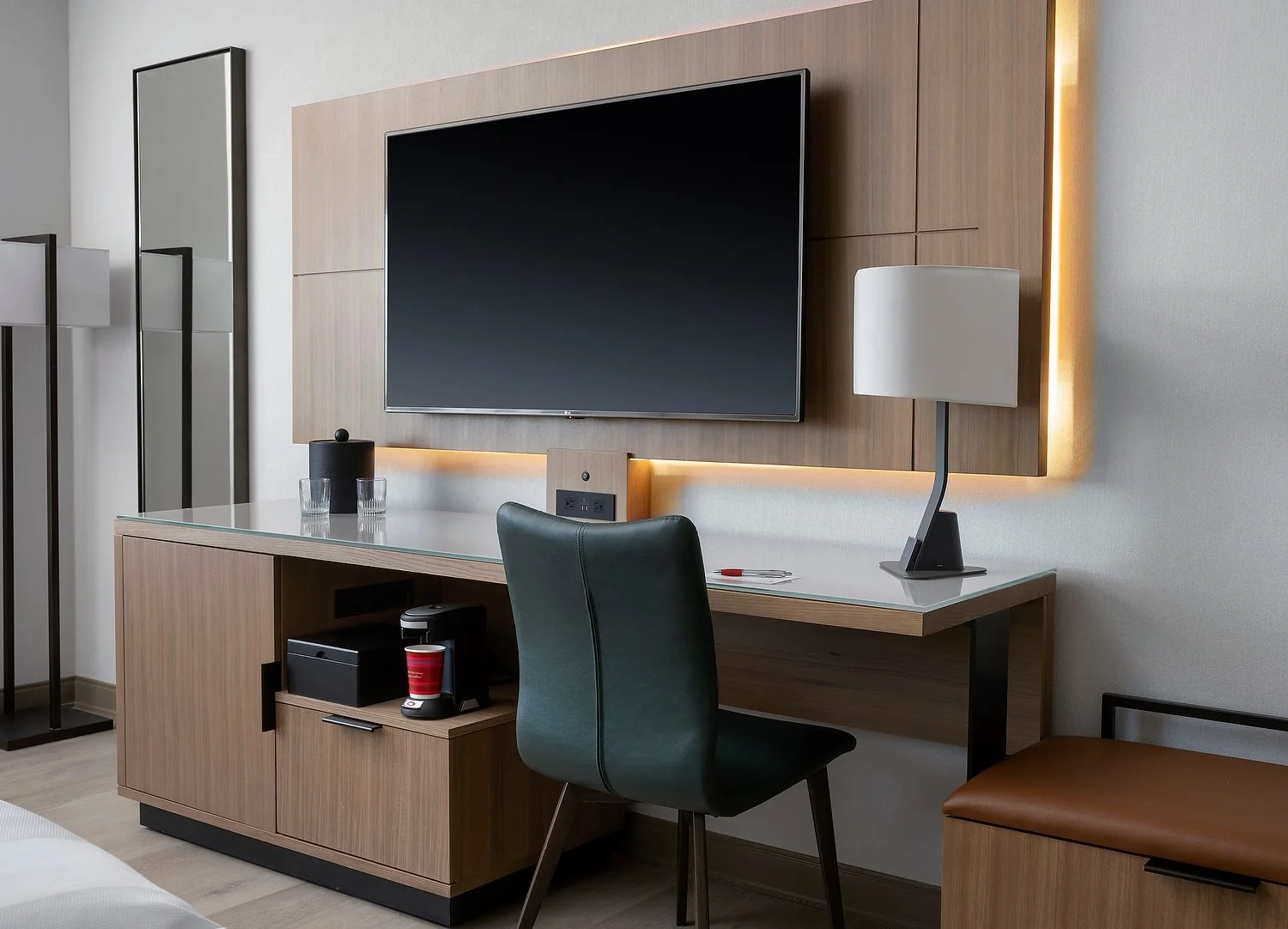 Fort Collins Marriott 527 desk area 336A.JPG