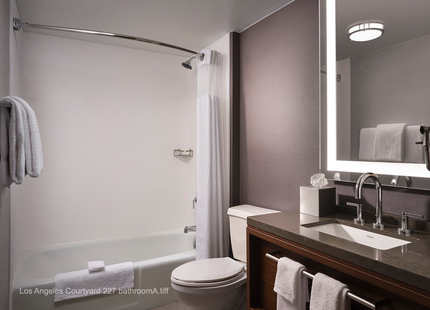 Los Angeles Courtyard 227 bathroomA.JPEG