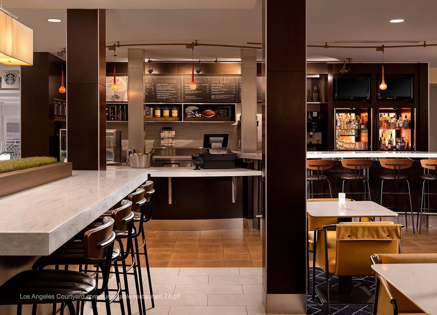 Los Angeles Courtyard communal table restaurant 7A.JPEG