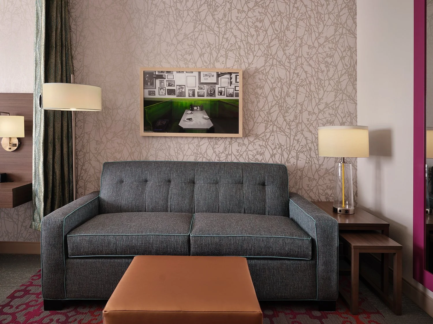 Tupelo Home2 411 sitting areaA.JPEG