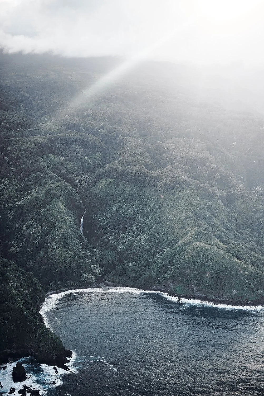 ben flying in maui 14.JPG