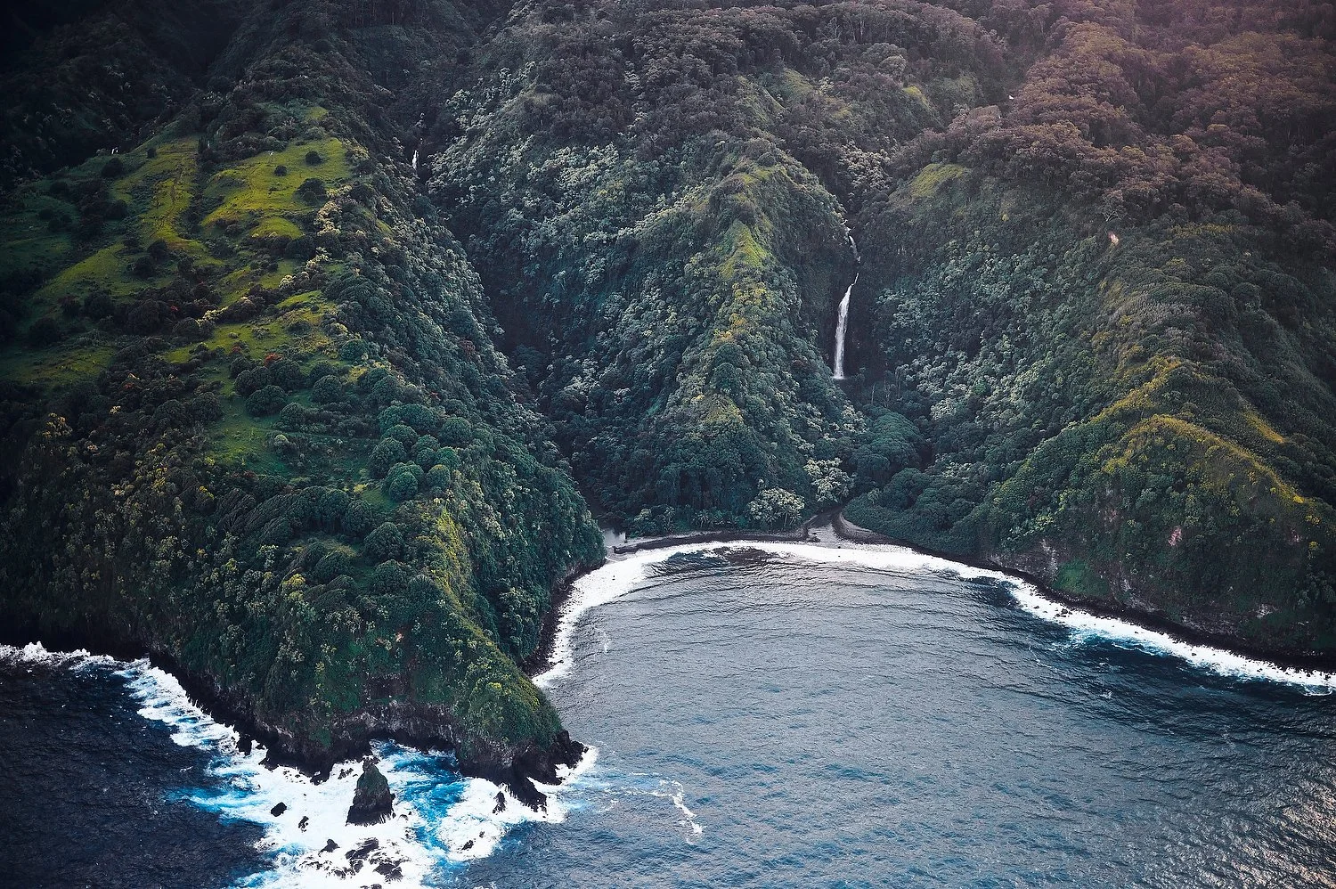 ben flying in maui 13.JPG