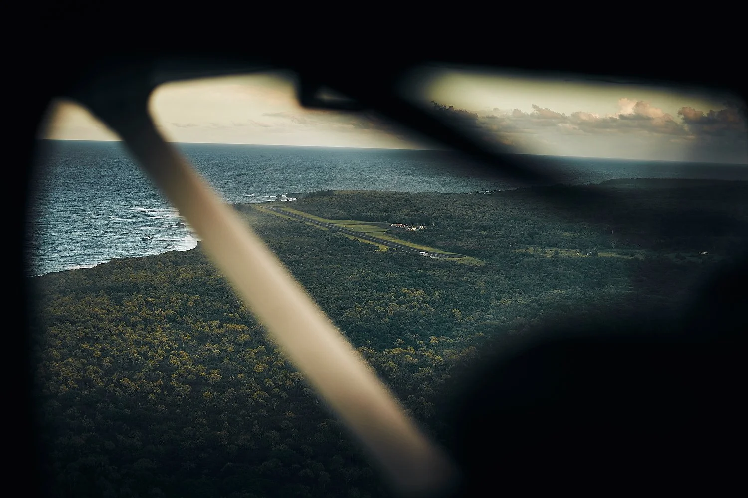ben flying in maui 15.JPG