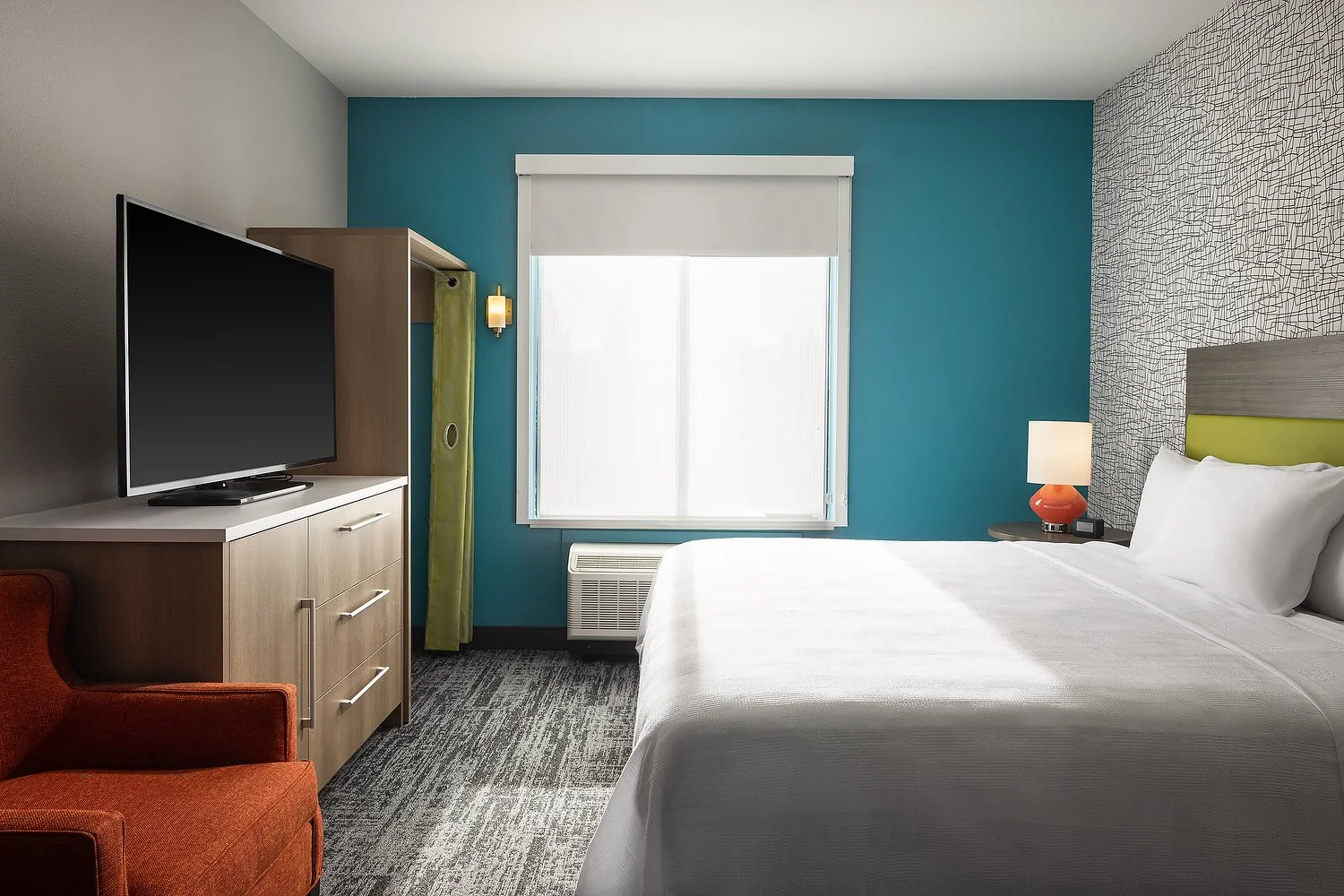 Oregon Bend Home2 130 king suite bedroom .JPEG