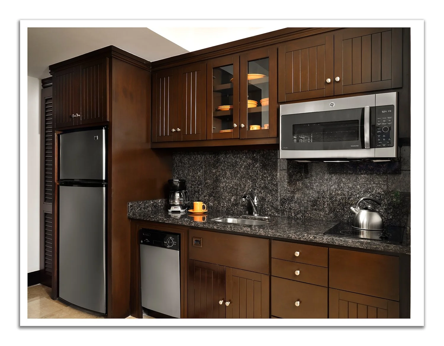 Cabo 3303B kitchen 1bdr suite.JPEG