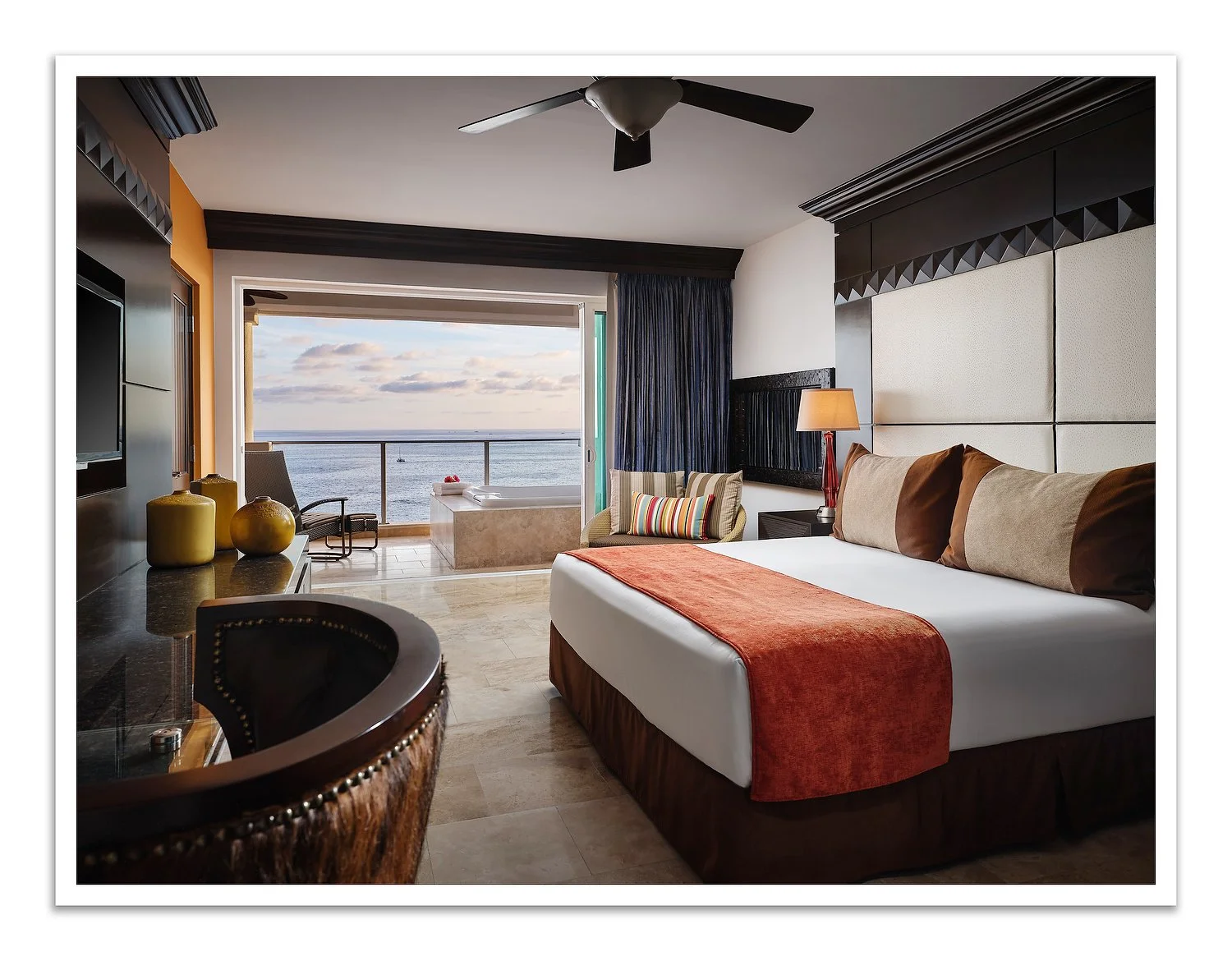 Cabo Welk penthousemaster bderoom.JPEG