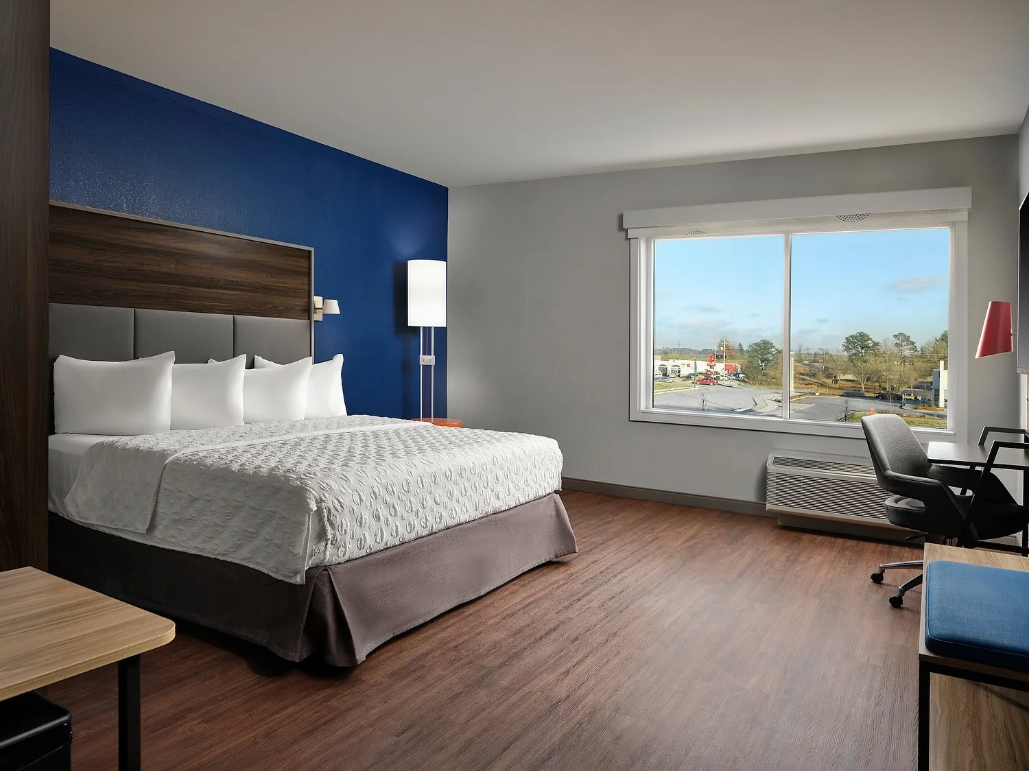 Tupelo Tru double ada king guestroom pshpop.JPG