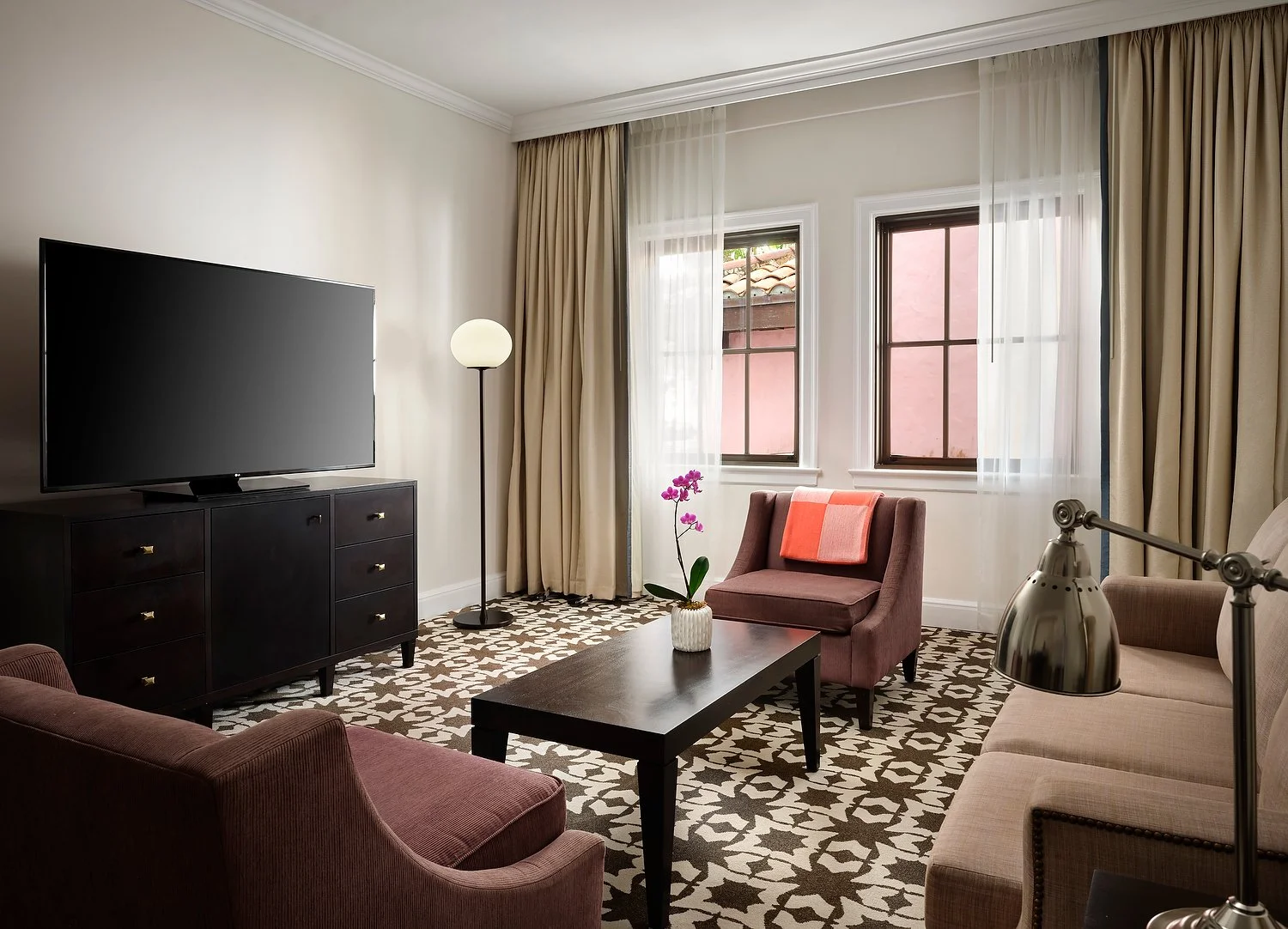 Boca 236 king suite living 1oktifA.JPEG