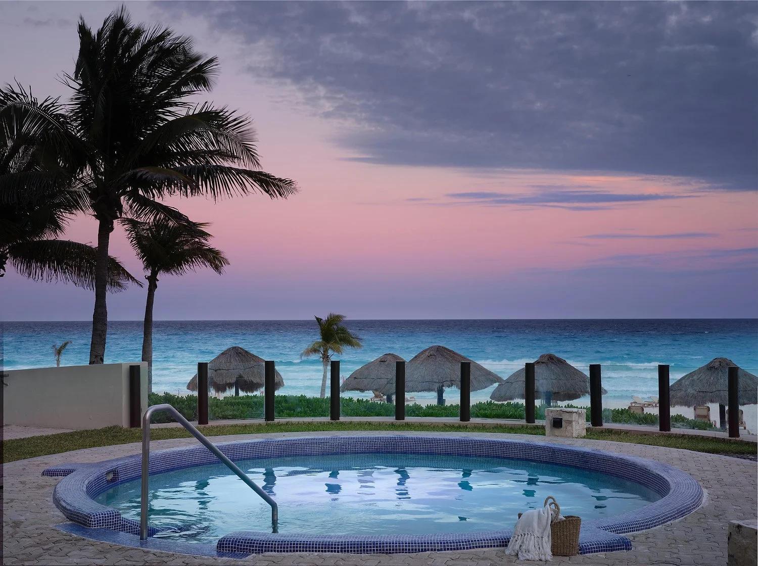 Cancun Lagunamar jacuzzi.JPG