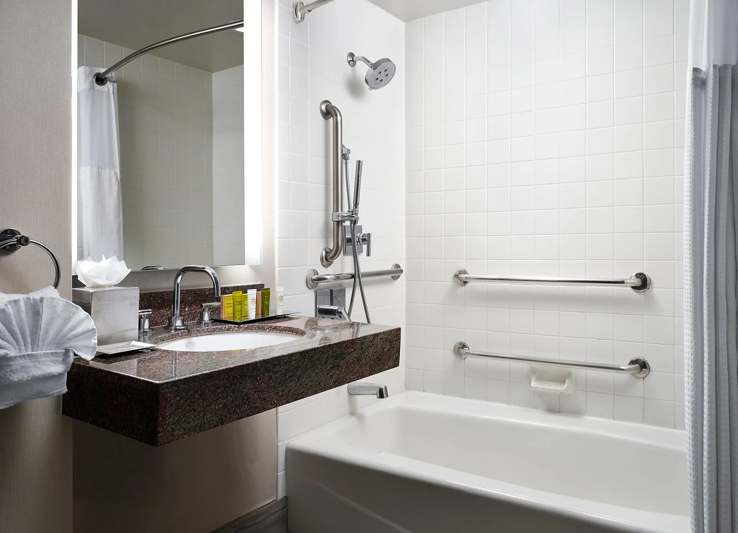 Long Beach Hilton 925 ADA bath.JPEG