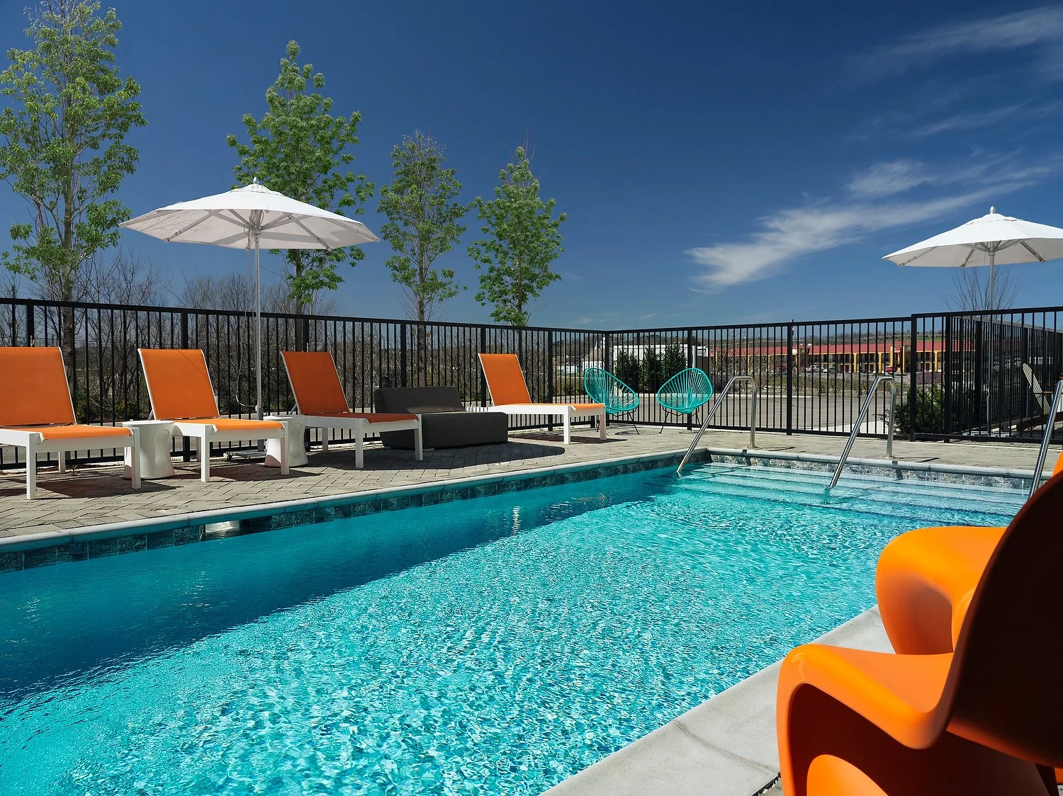 Knoxville Aloft pool alt.JPG