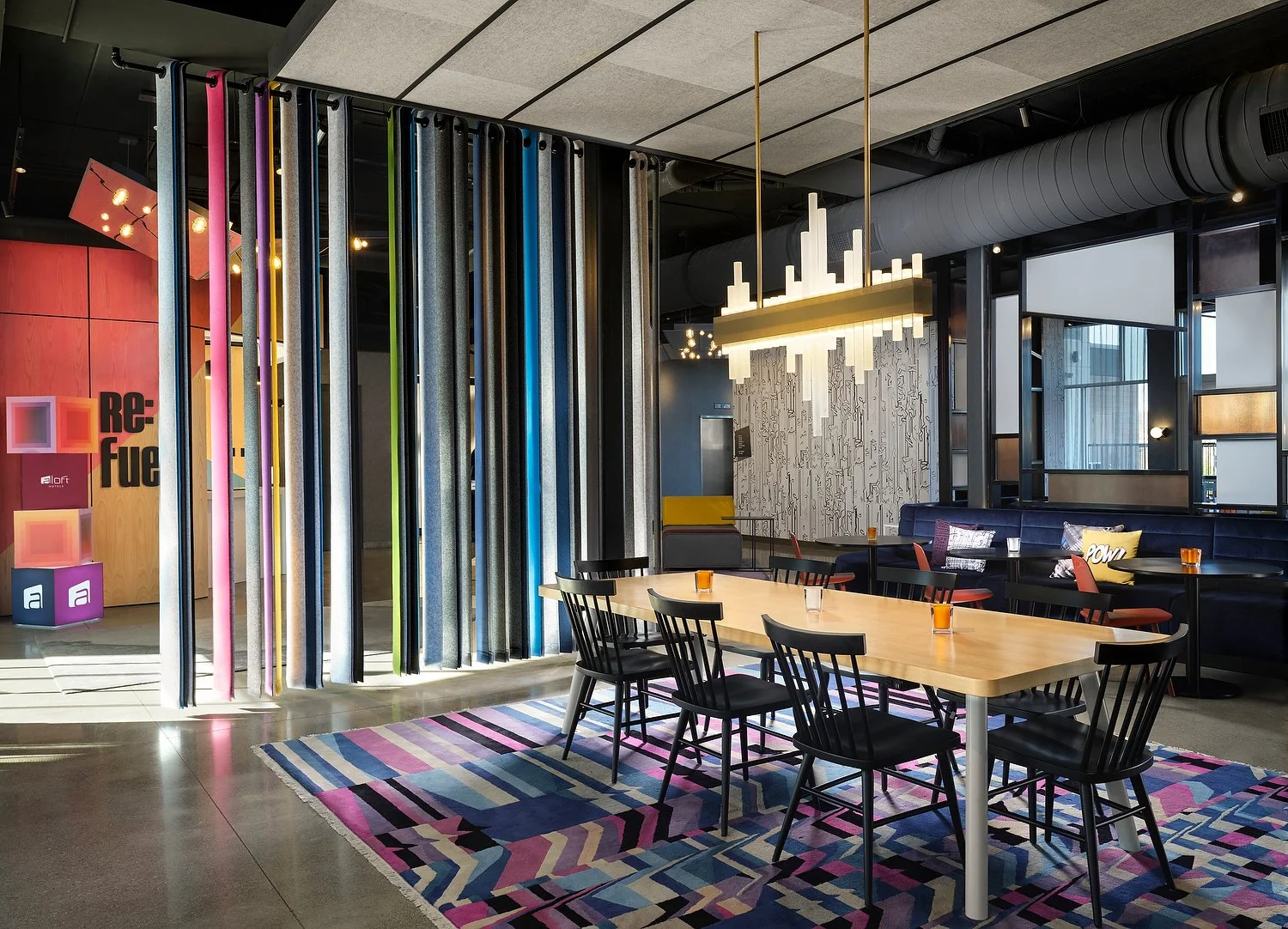 Knoxville Aloft communcal table.JPG