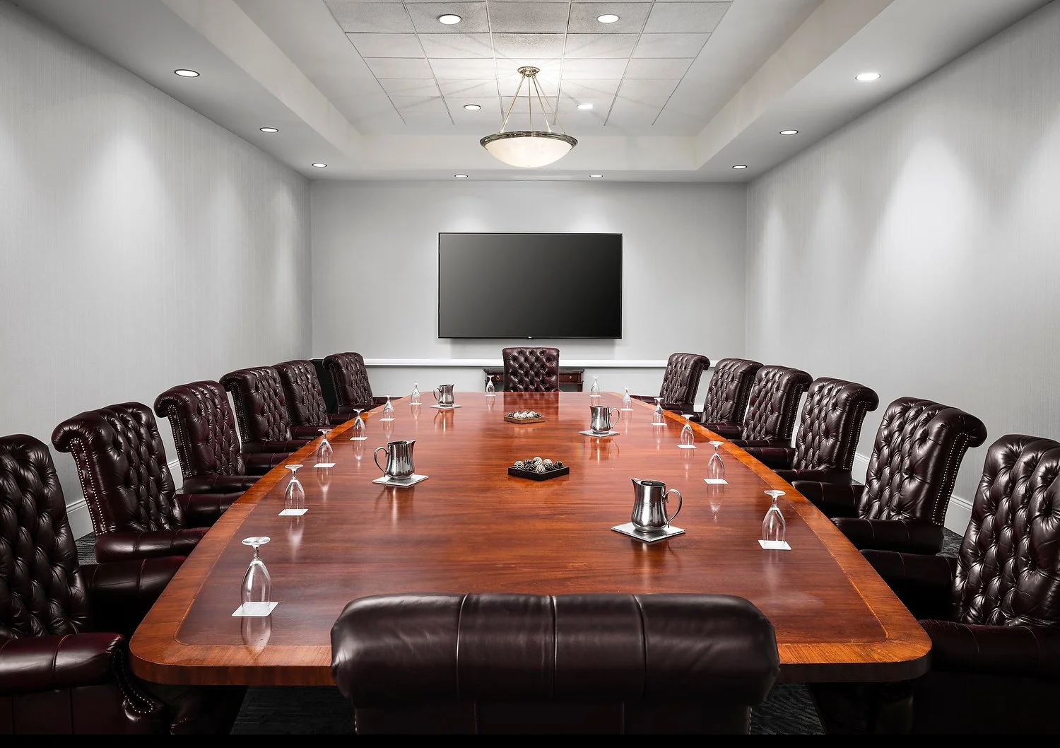 Portsmouth Rennaissance boardroom-PATH0.JPG