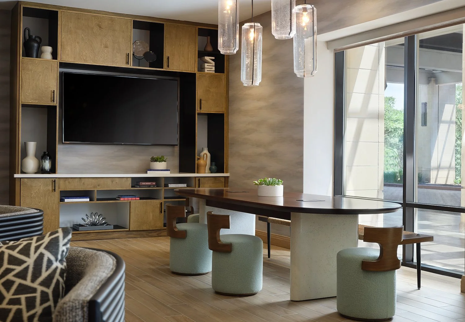 Austin great room communcal table needs layer fix.JPEG