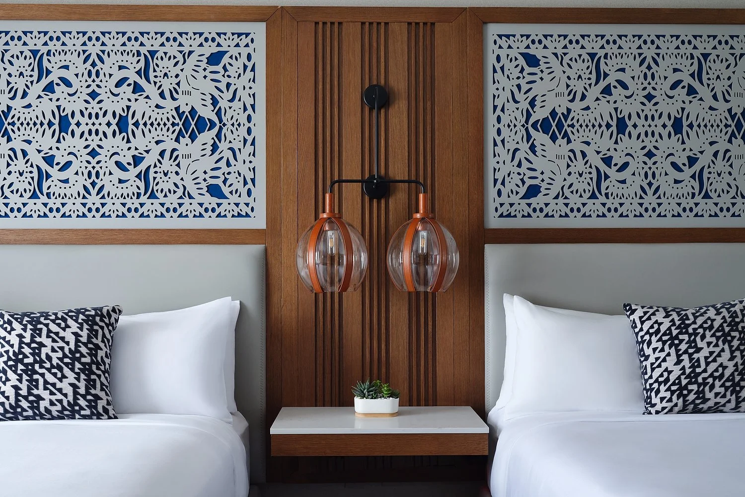 Austin Marriott queen room headboard detail.JPEG