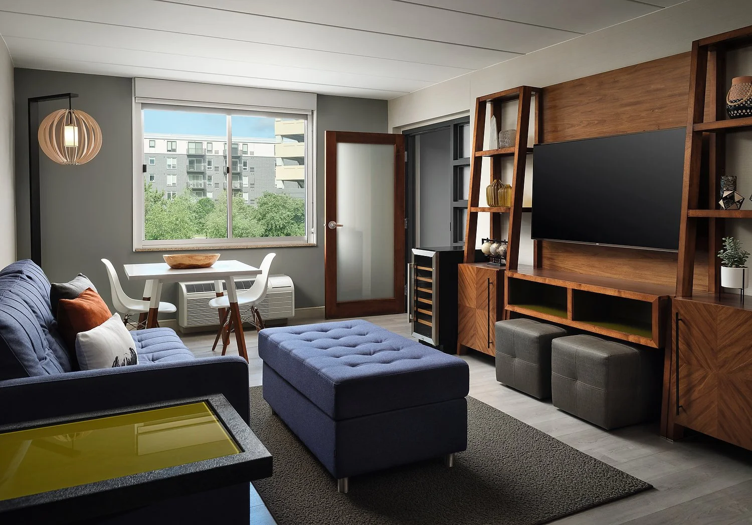 Minneapolis Rennaissance suite livingroom.JPEG