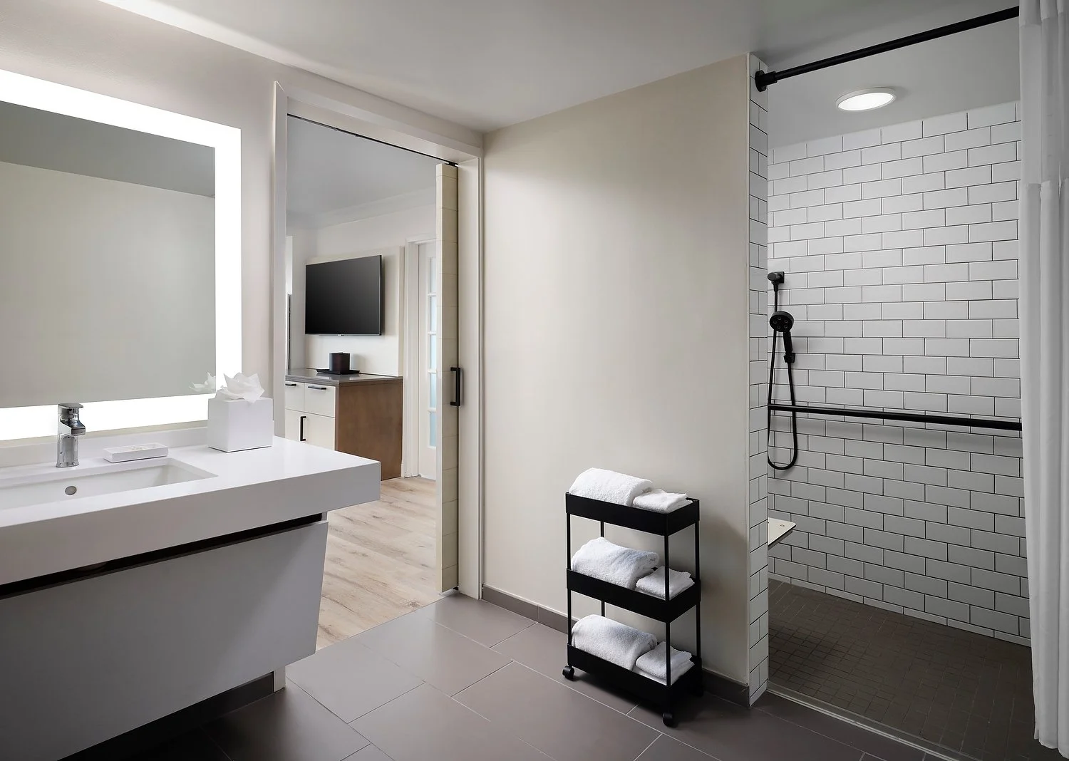 Irvine Sonesta 1402 suite bathroom-PATH.JPG