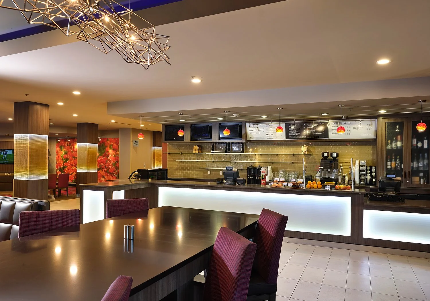 Dallas Grapevine Courtyard bar bistro area.JPG