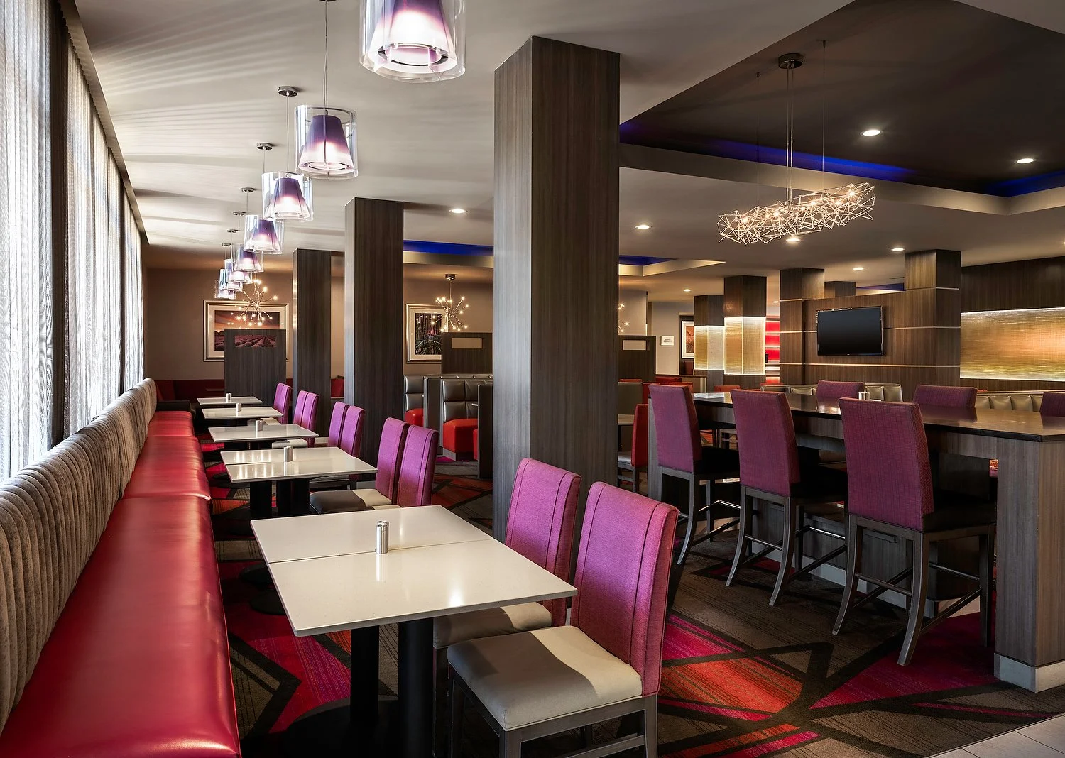Dallas Grapevine DFW Courtyard breakfast restaurant.JPG