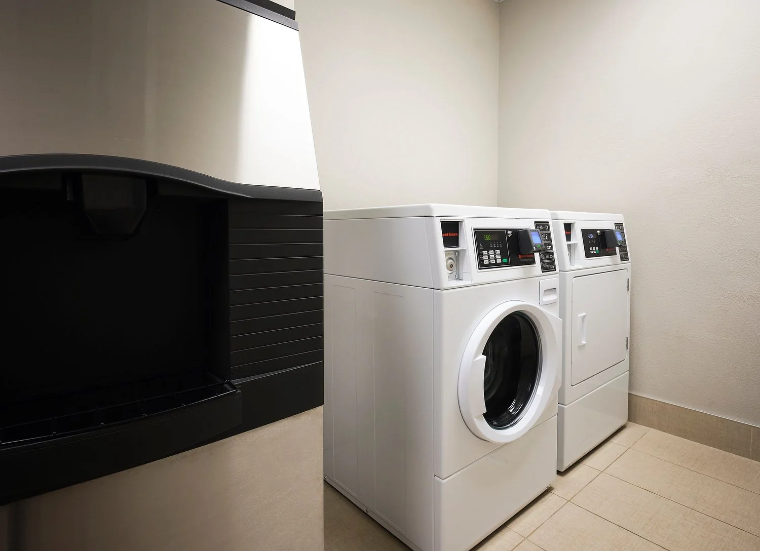 Dallas Grapevine HIE guest laundry.JPG