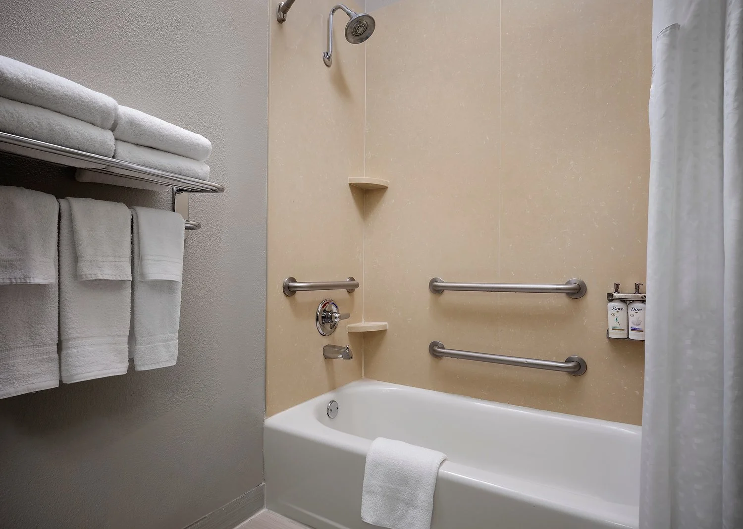 Dallas Grapevine HIE room 113 ADA bathroom tub.JPEG