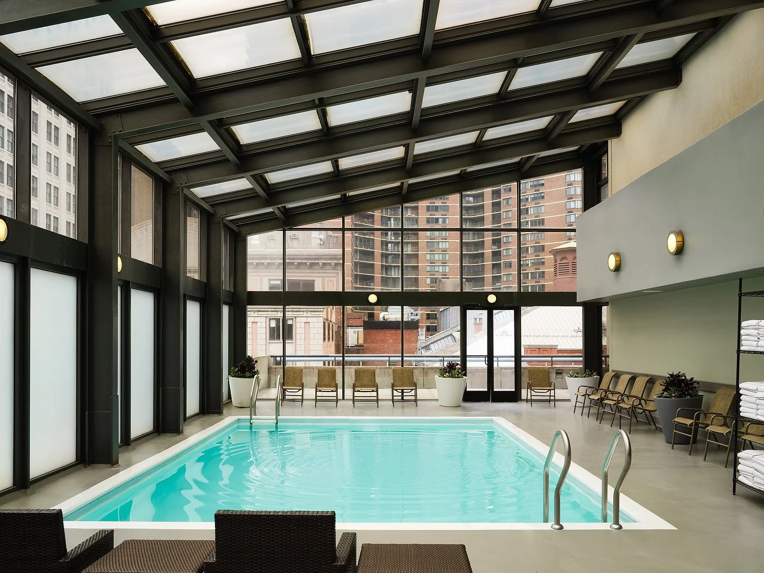 Doubletree Philadelphia pool.JPEG