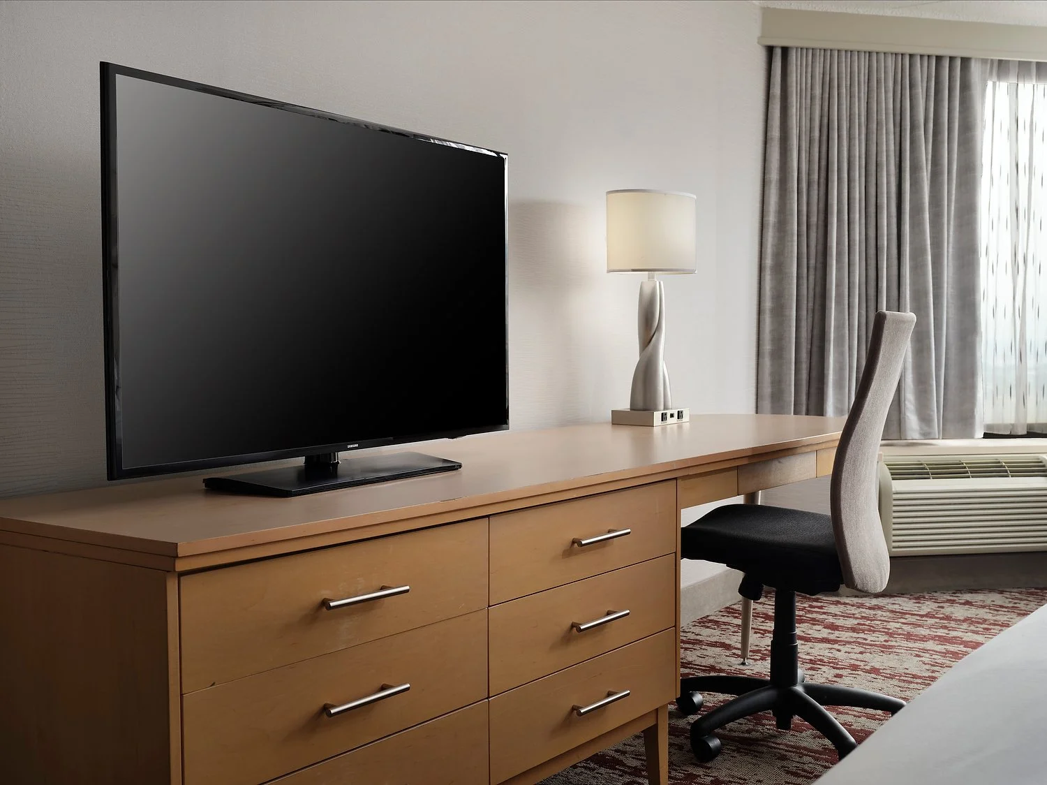 Philadelphia Doubletree 2514 desk detail  1.JPEG