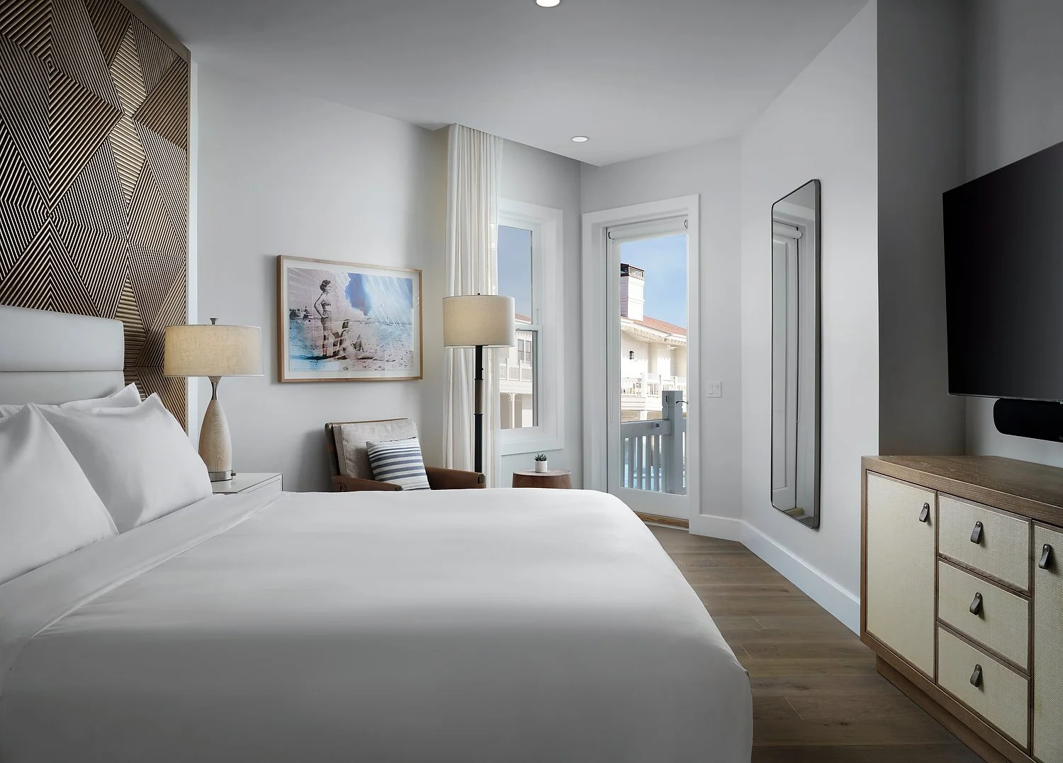 insert plate Shorehouse room 5309 3 bedroom residence king bedroom.JPEG