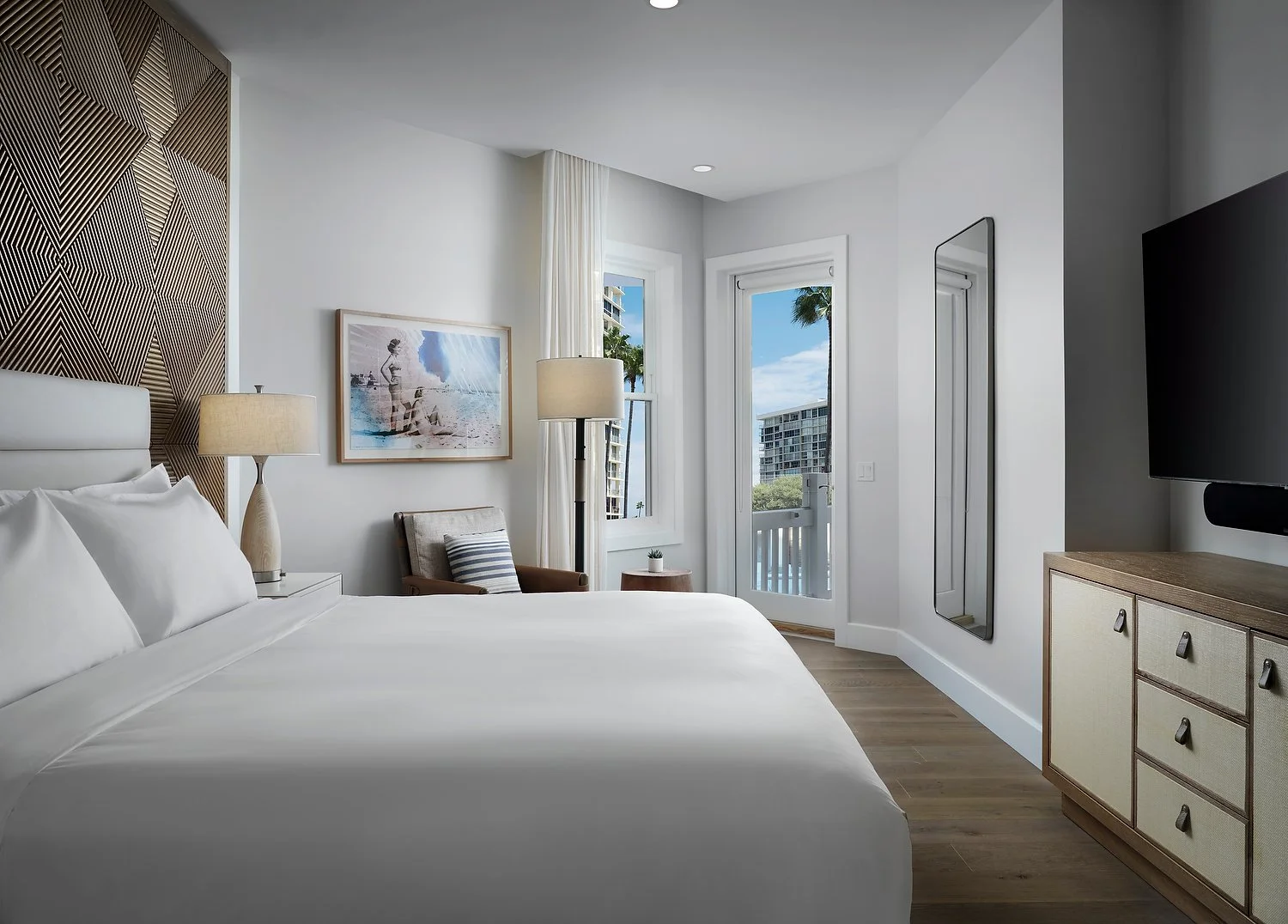 Shore House 3 bedroom king bedroom bayview.JPEG