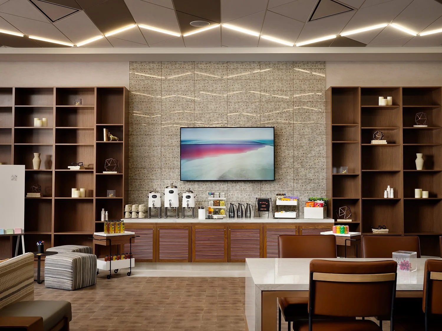 Irvine Sonesta work lounge 3.JPEG