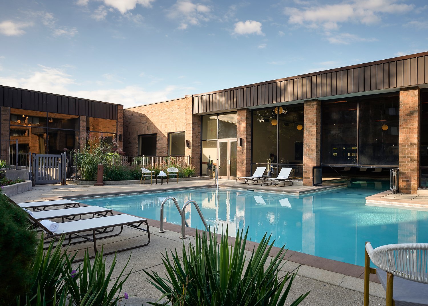 Grand Rapids Sheraton daytime pool.JPG