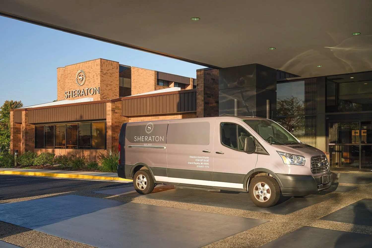 Grand Rapids Sheraton shuttle van.JPG
