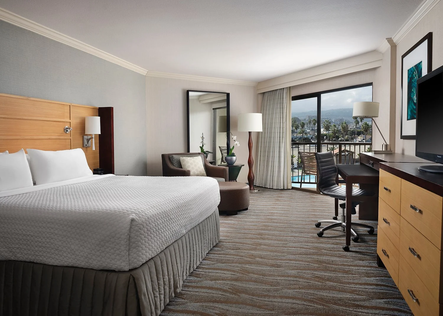 Redondo beach Sonesta room5016 king roll view fix.JPEG