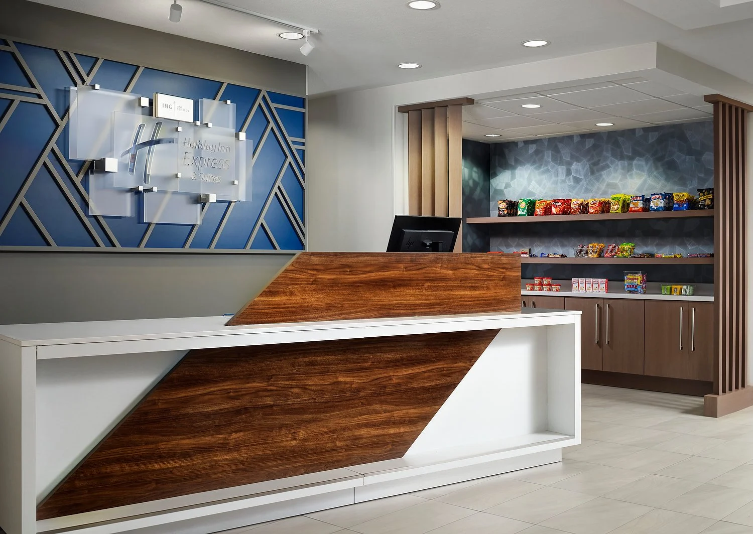 Peru HIE front desk.JPG