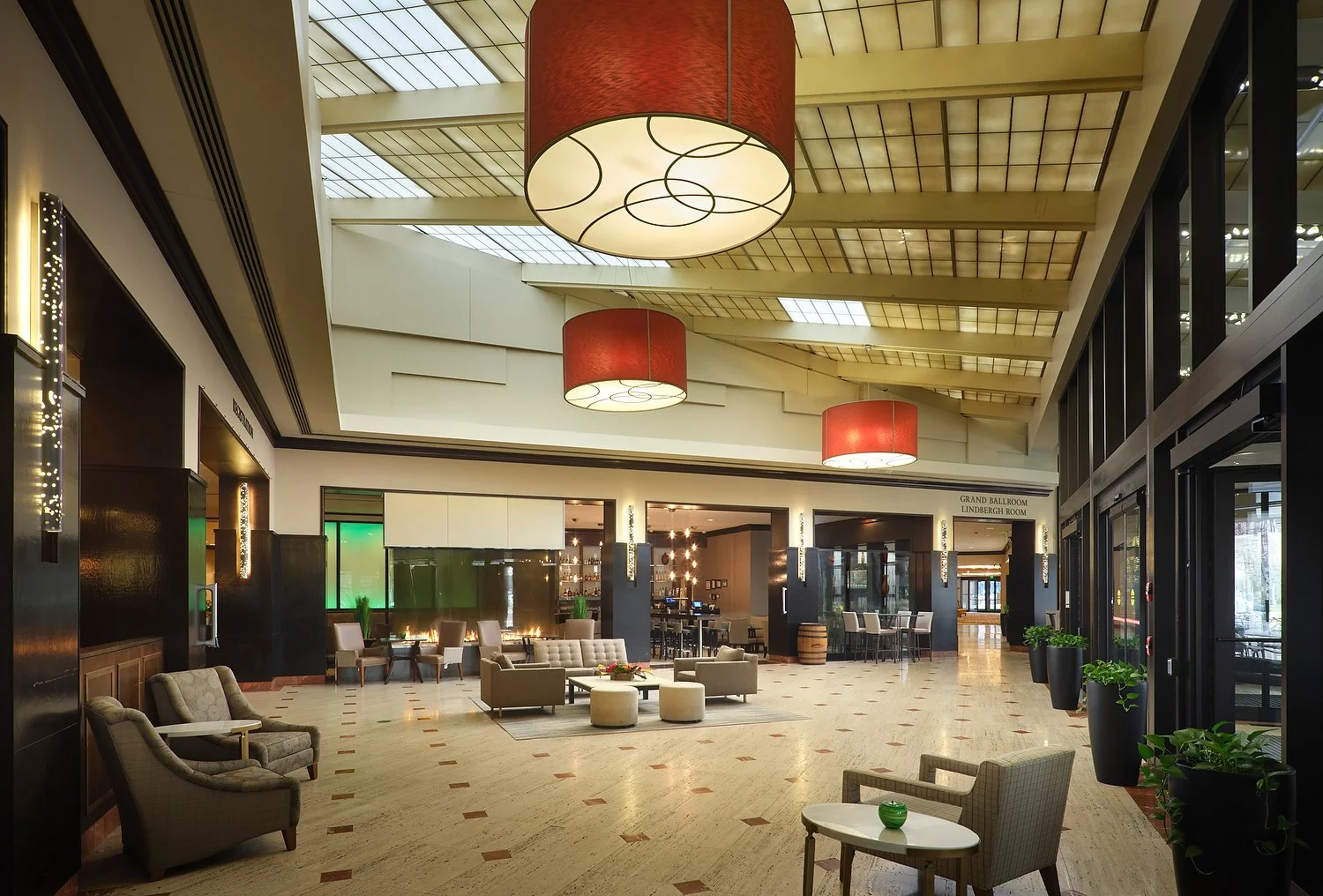 Chicago Rosemont Hilton lobby.JPG