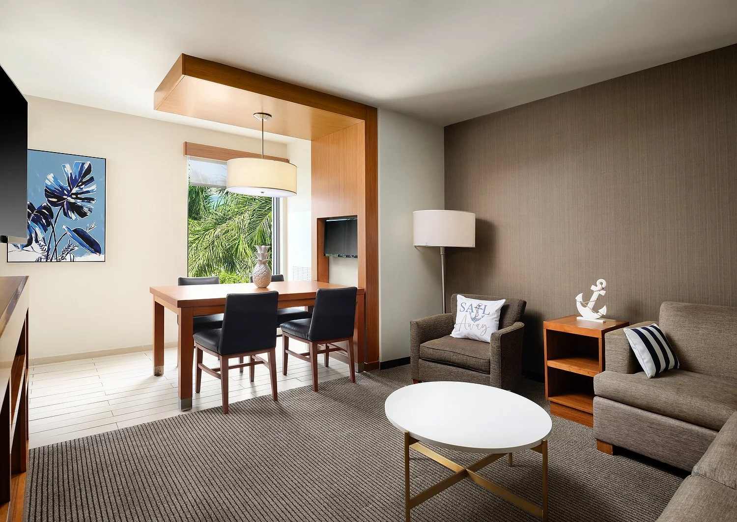 Suite living room.JPEG