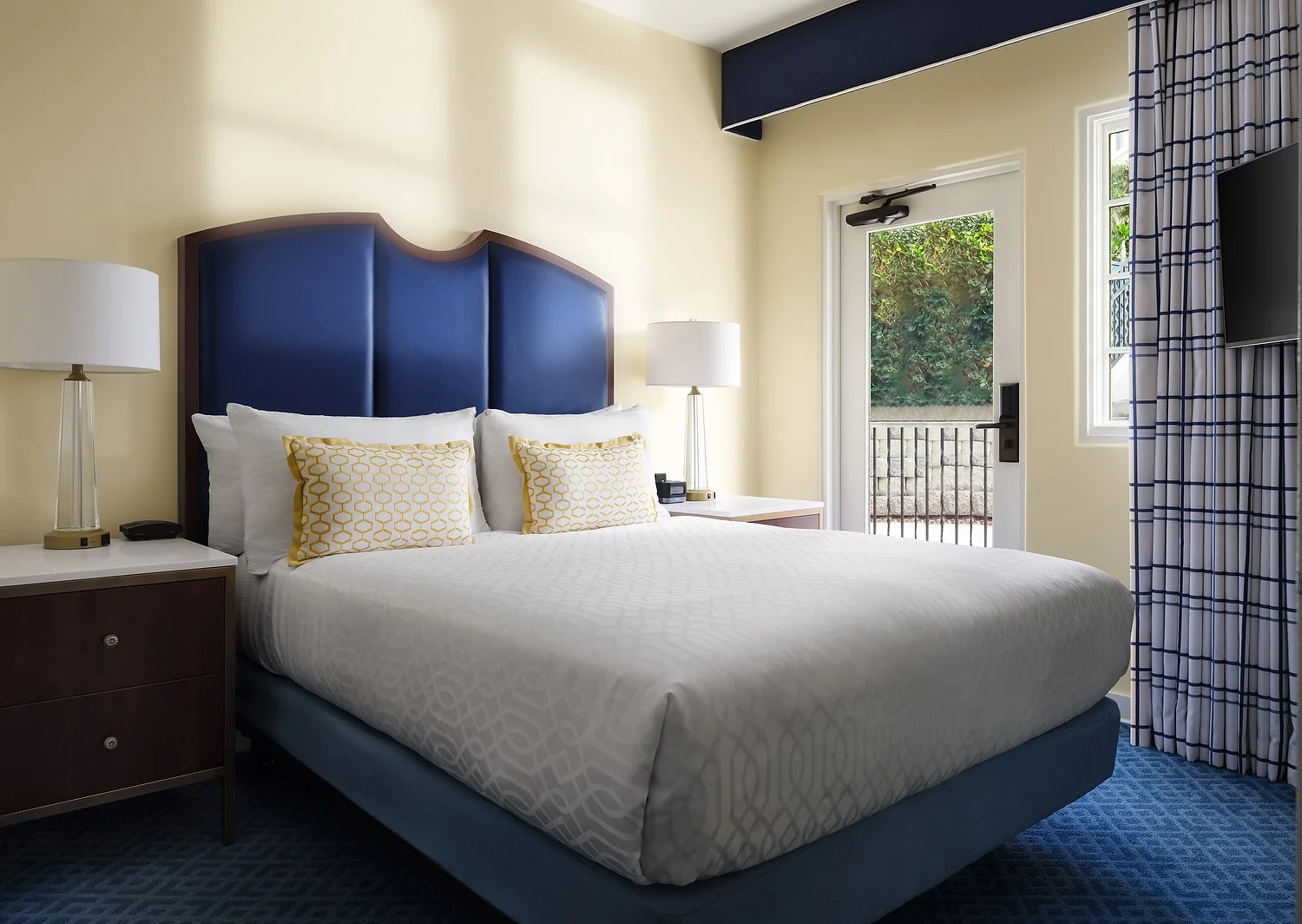 Grand Colonial bedroom.JPG