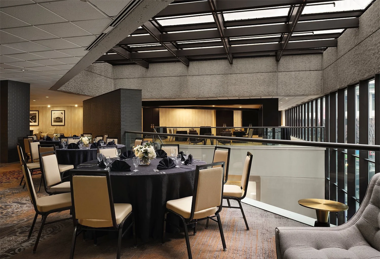 Nashville DoubleTree executive foyer rounds.JPEG