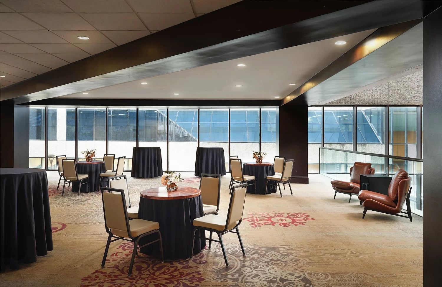 Nashville DoubleTree south foyer daytime.JPEG