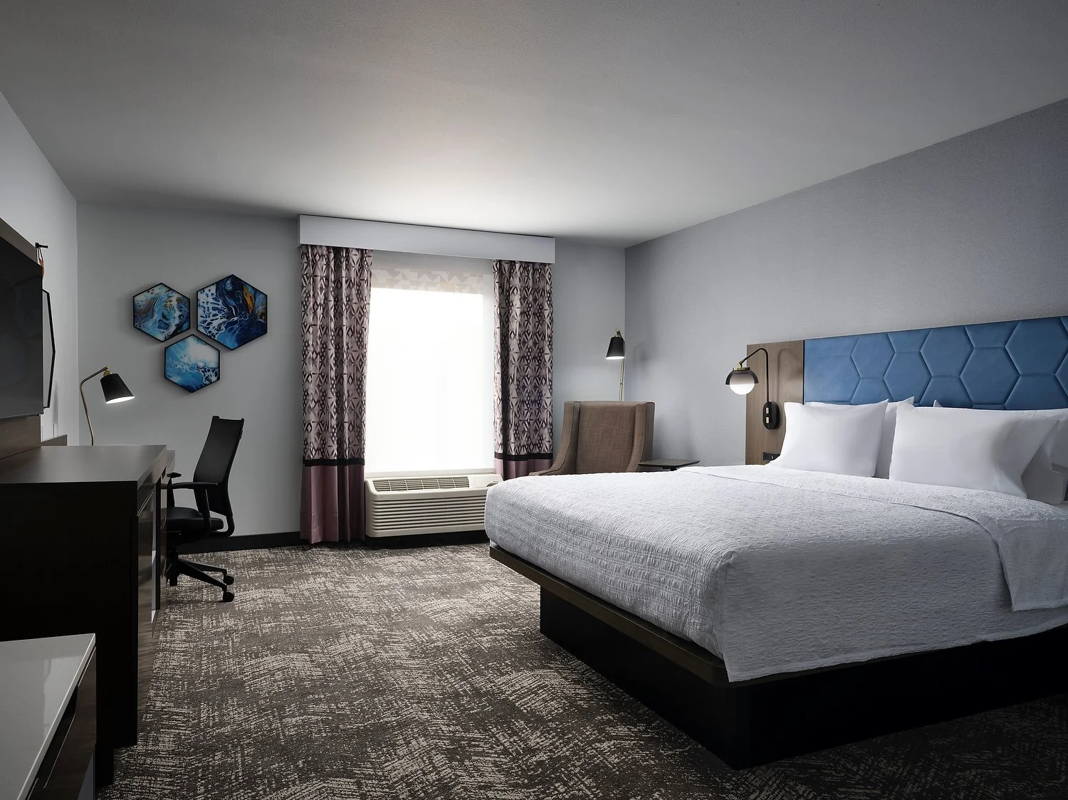 Dallas Hurst Hampton Inn room 400 standard king fix.JPEG