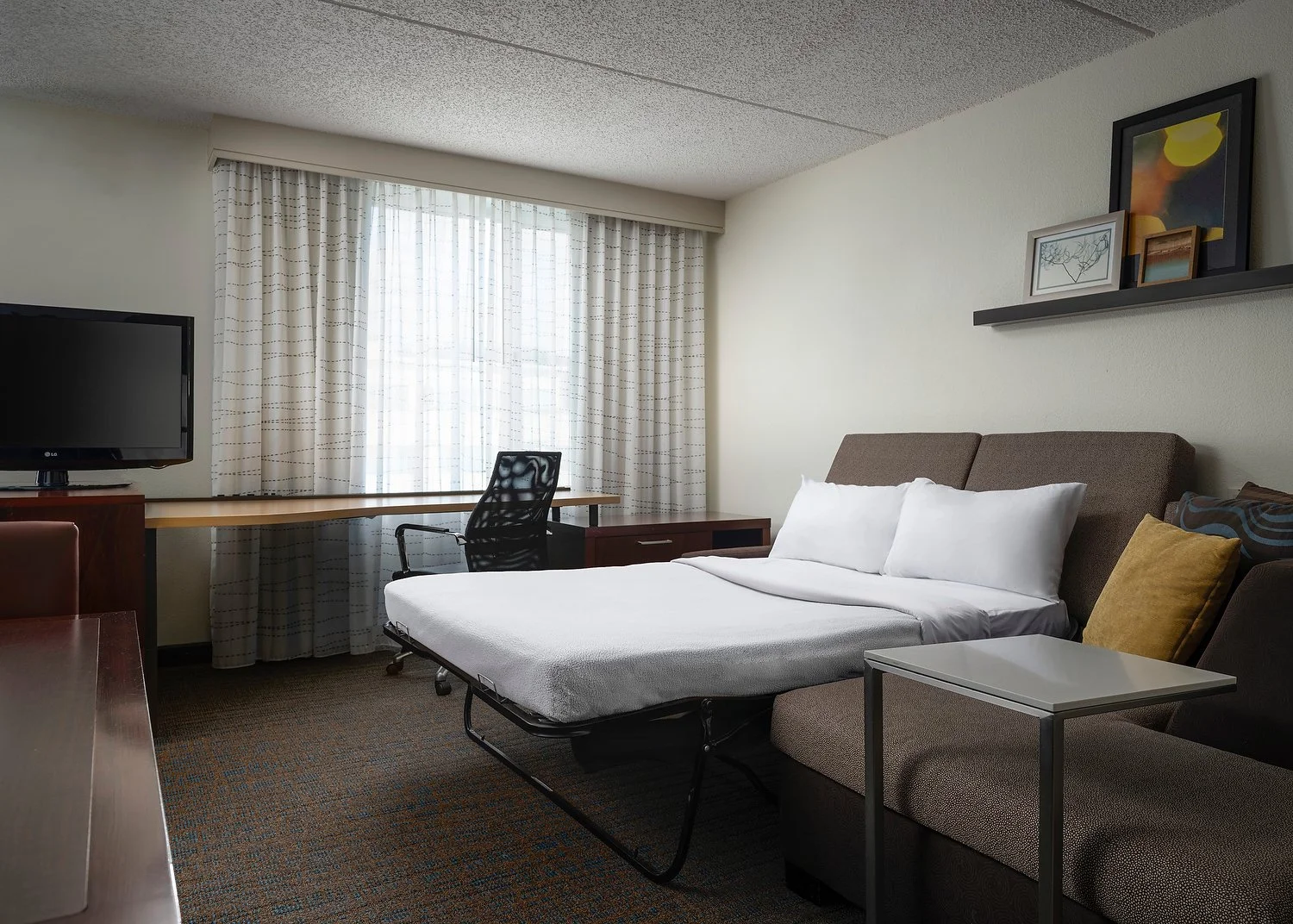 Conshohocken Residence Inn - KM427 - 1 Queen StudioA.JPEG