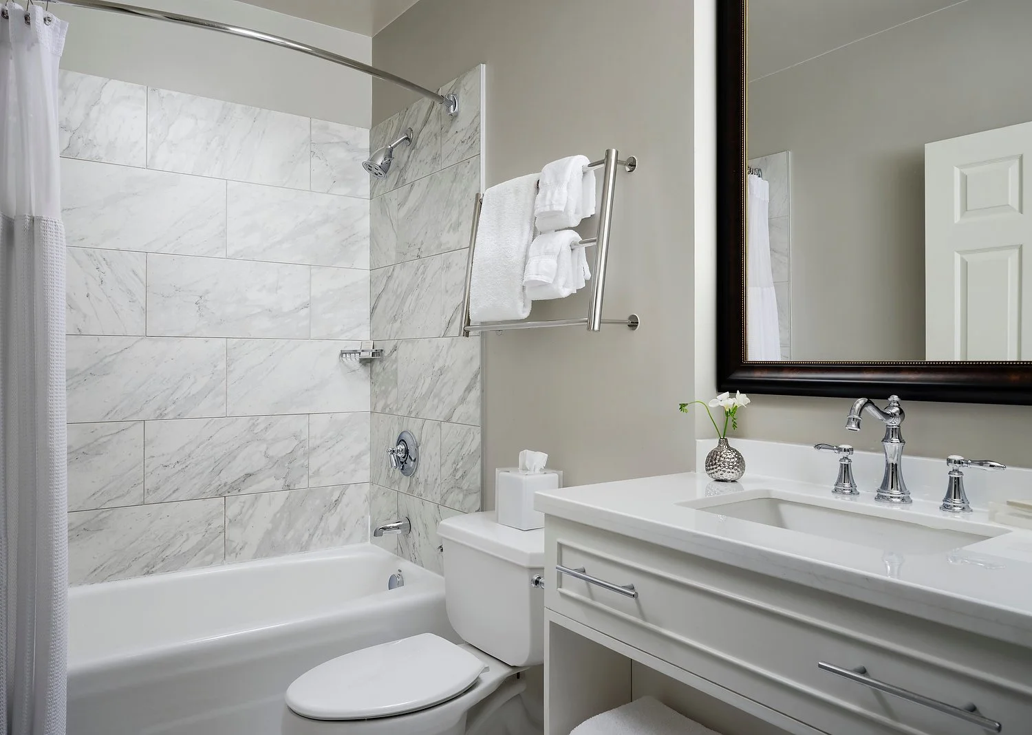 Boston Marriott Vacation room 1903 bathroom-PATH.JPEG