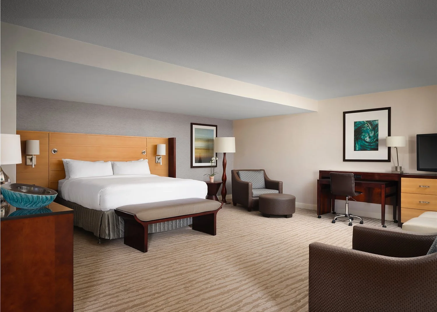 Redondo Beach 3035 junior suite king -PATH.JPEG