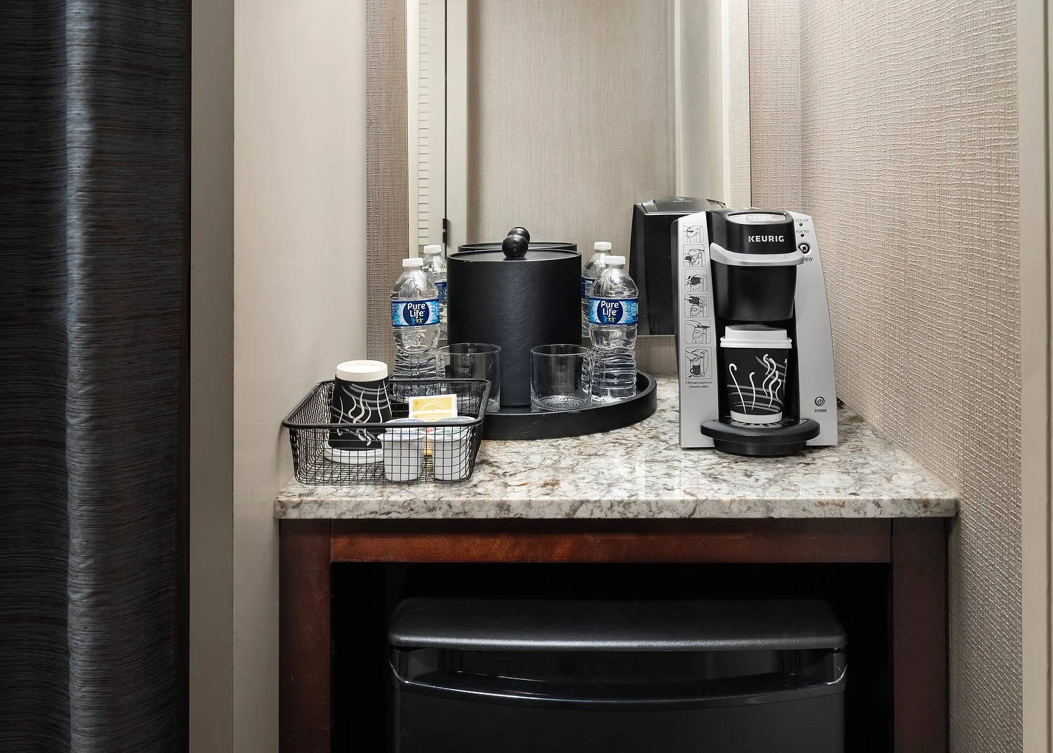 Redondo Beach Sonesta queen room ammenities.JPEG