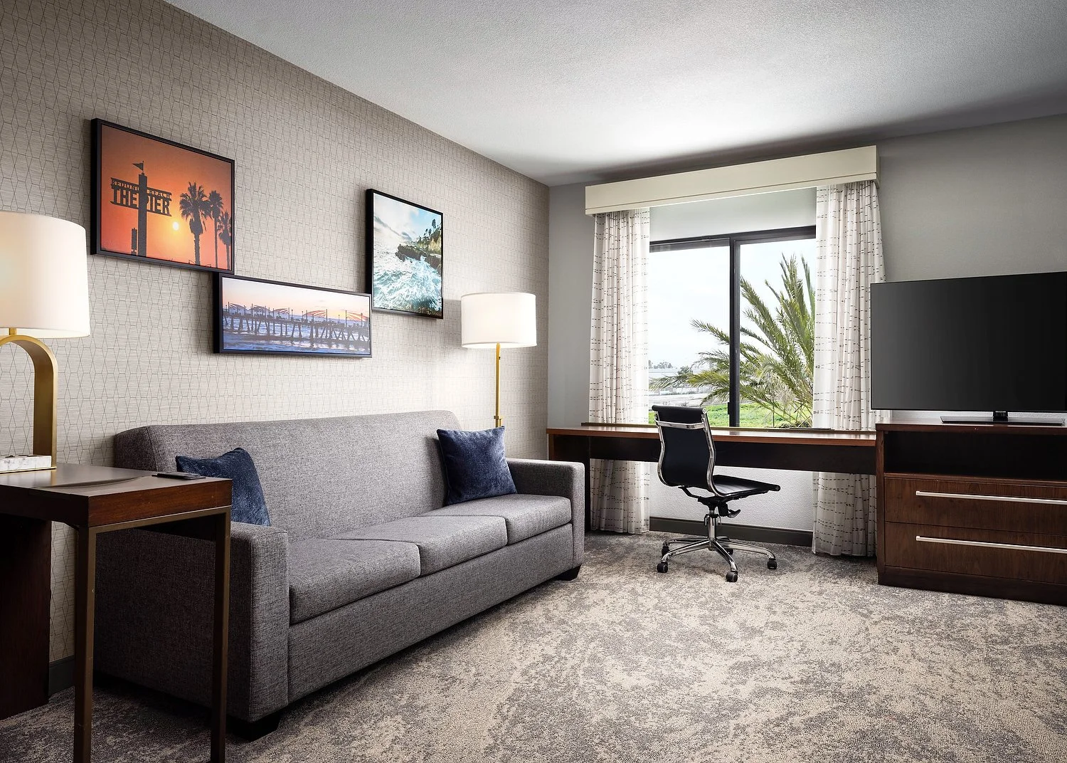 Redondo_Beach_Residence_Inn1522___BR_Suite_King_Living_Area.JPEG