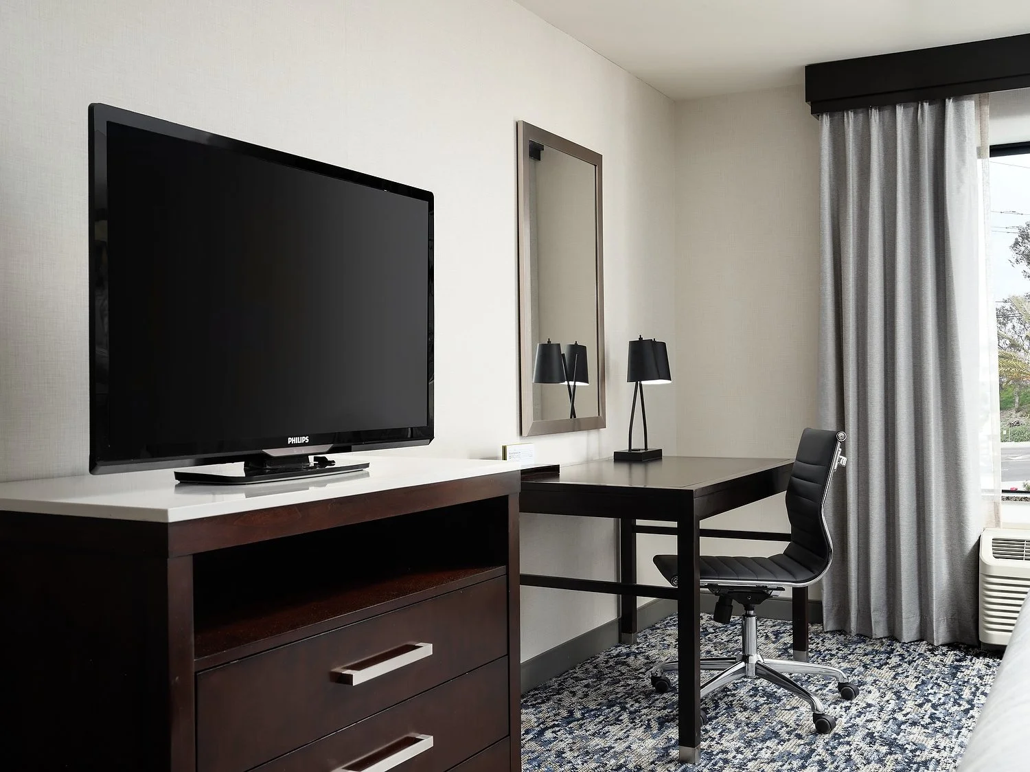 Redondo_Beach_Standard_King_TV_Desk_0.JPEG