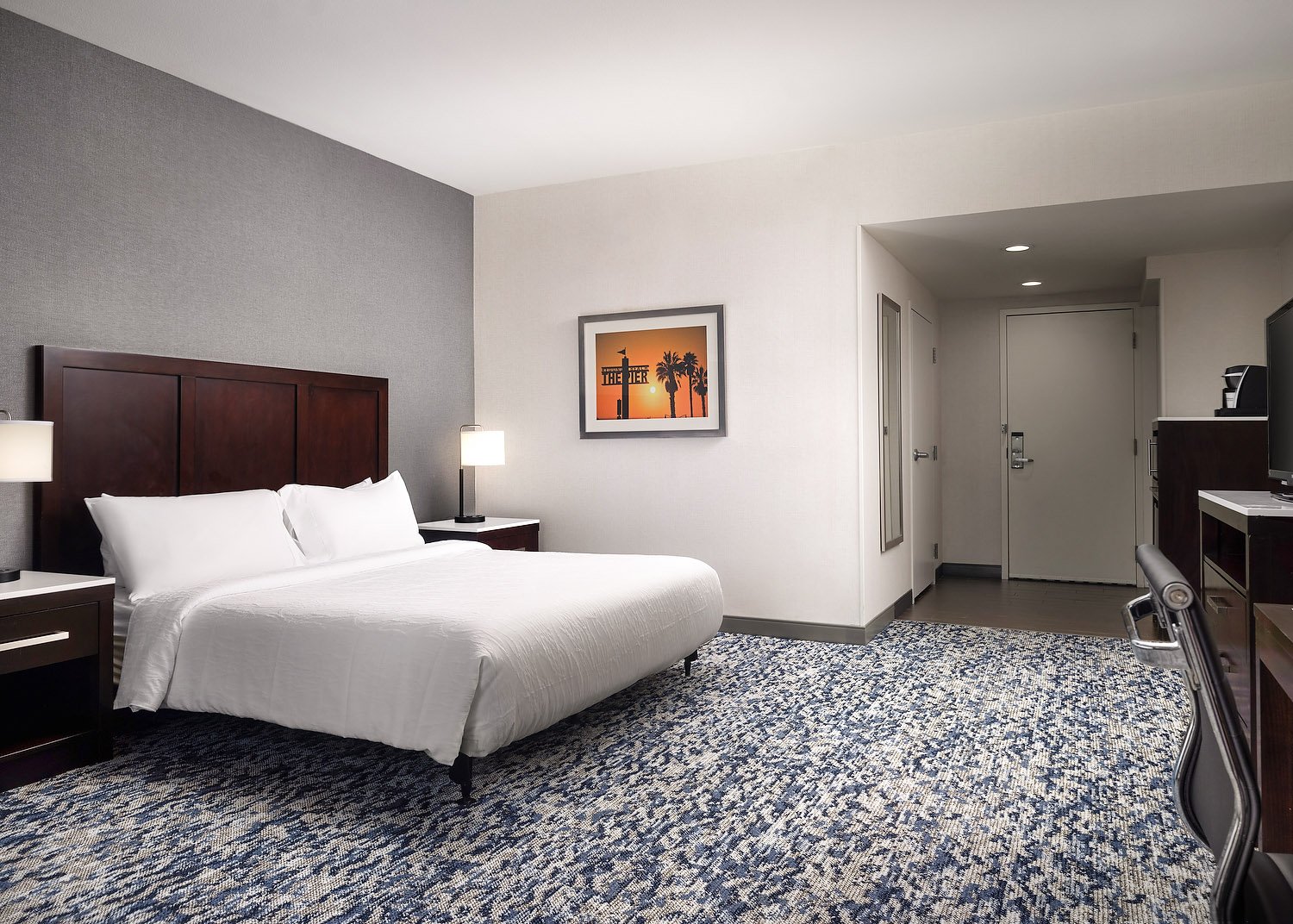 Redondo Beach HGI RM 139 ADA king reverse.JPEG