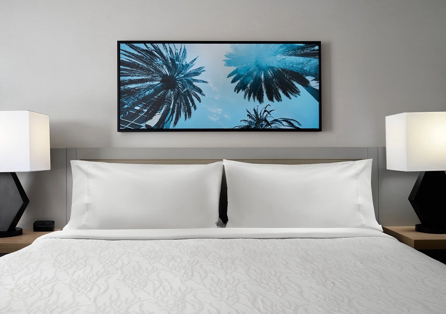 HGI Milpitas room 249 king Bed detail .JPEG