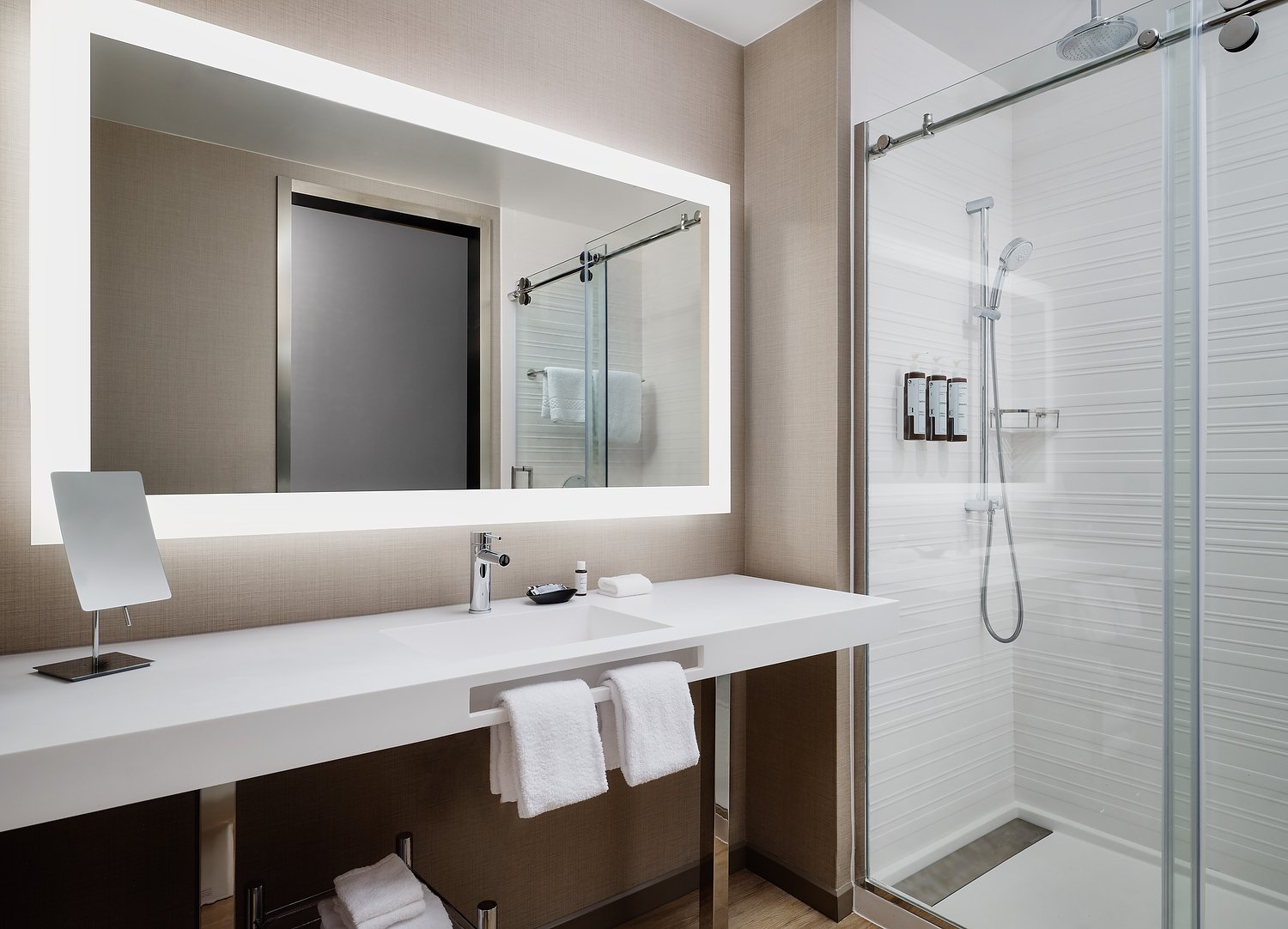 AC DAYTON room 510 king standard bath 2 1.JPEG