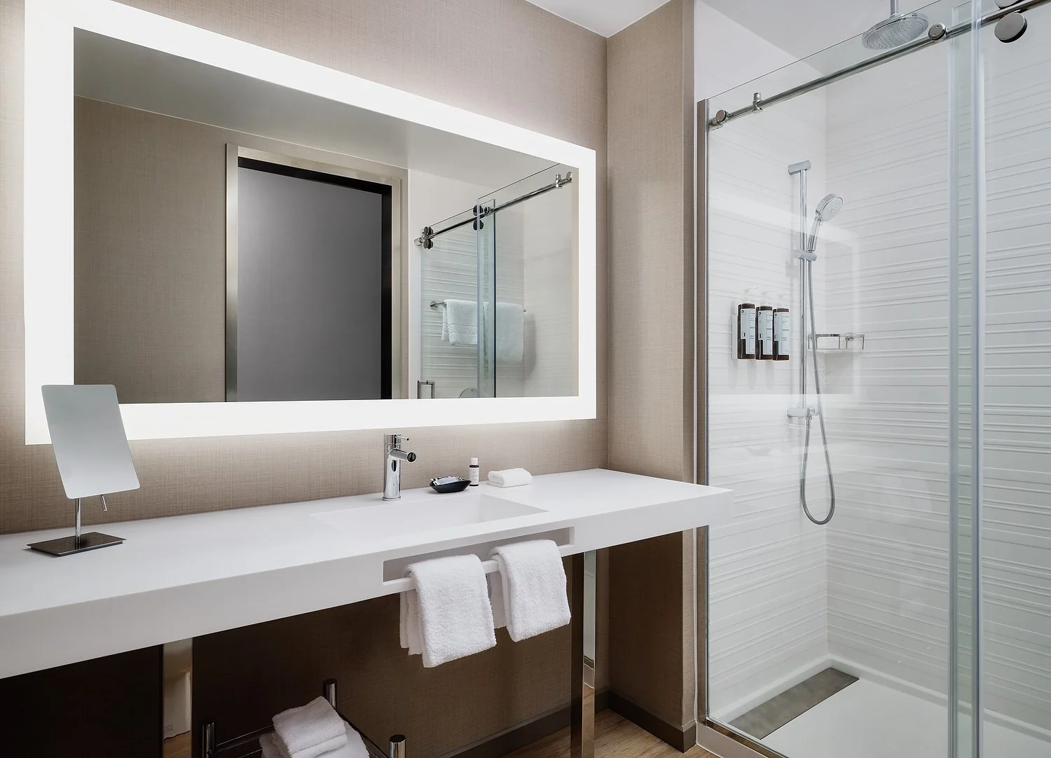 AC DAYTON room 510 king standard bath 2 1.JPEG